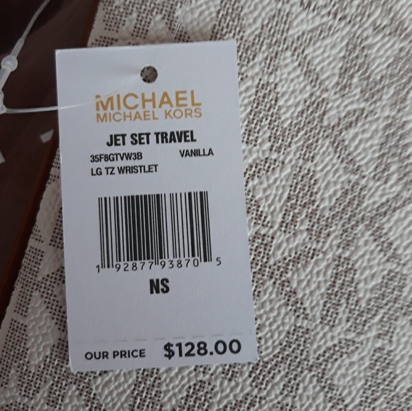 ❗BACK IN ❗Michael Kors Signature Vanilla Wristlet - Picture 3 of 5